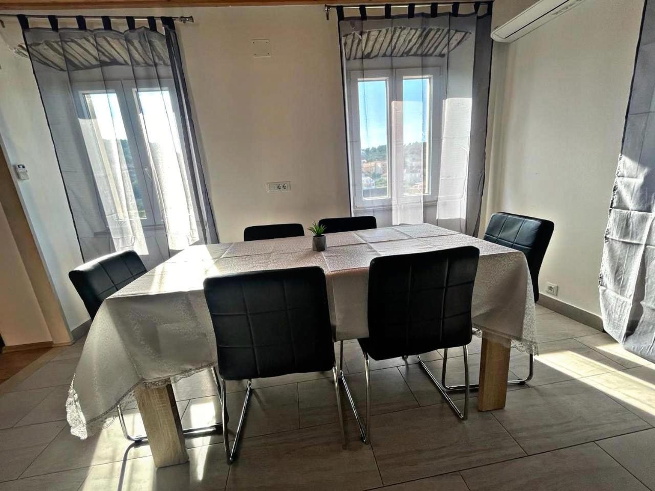 Amani Modern Apartment Lumbarda Eksteriør billede