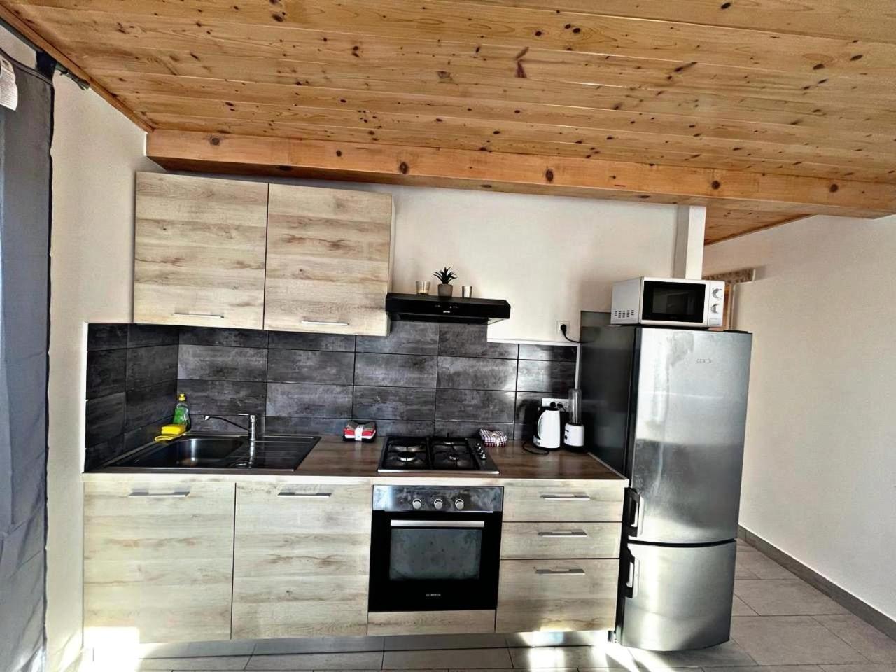 Amani Modern Apartment Lumbarda Eksteriør billede